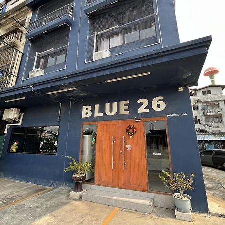 Готель Blue26 Ban Wat Sala Daeng Екстер'єр фото